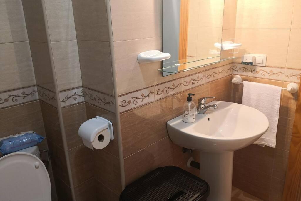 شقة Centro Roquetas 5 Minutos De La Playa En Coche Garaje Solo Si Esta Disponible روكيتاس ذي مار المظهر الخارجي الصورة